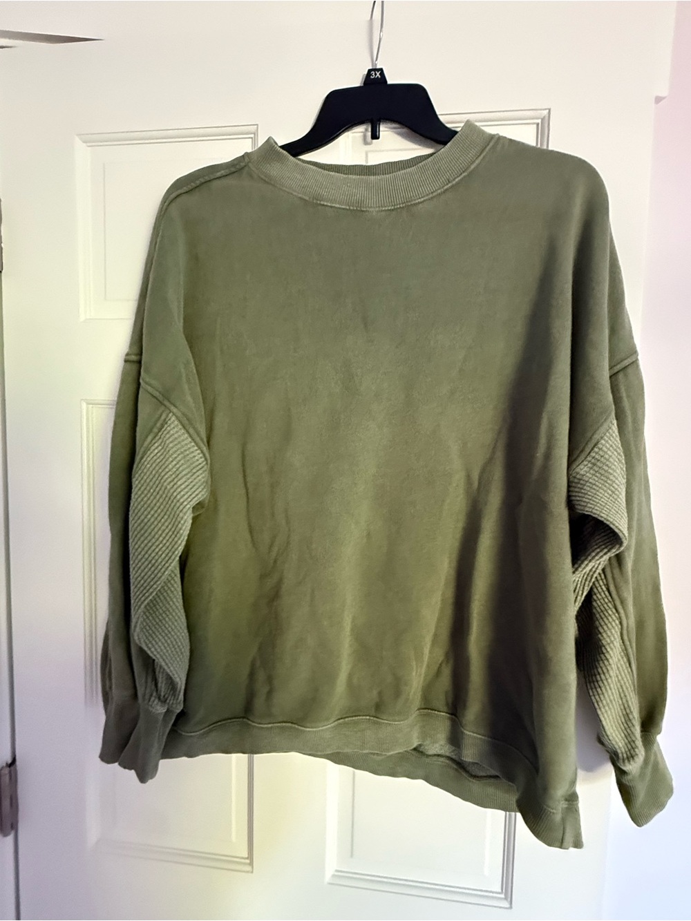 Aerie XL olive crew